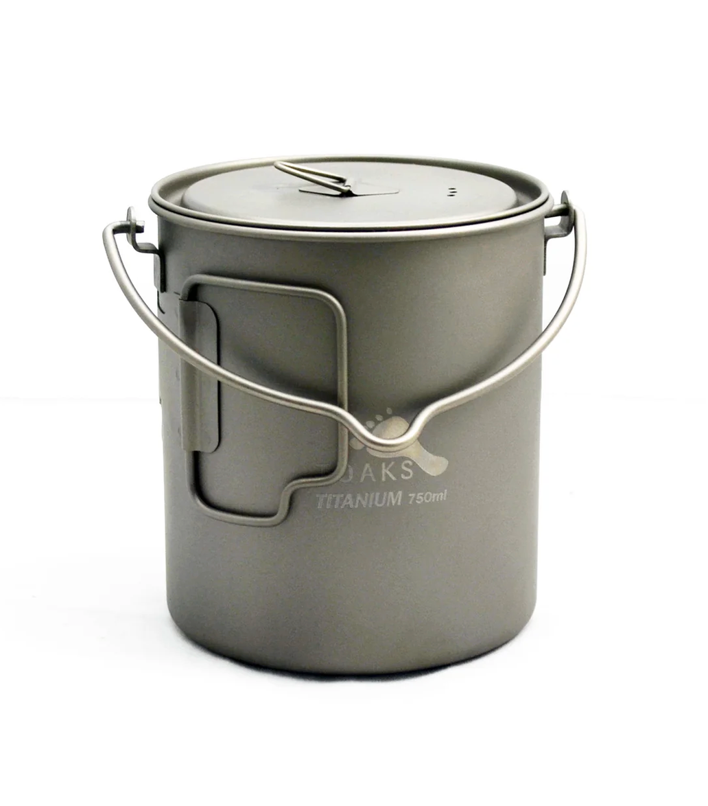 Toaks Titanium 750 ml pot with bail handle